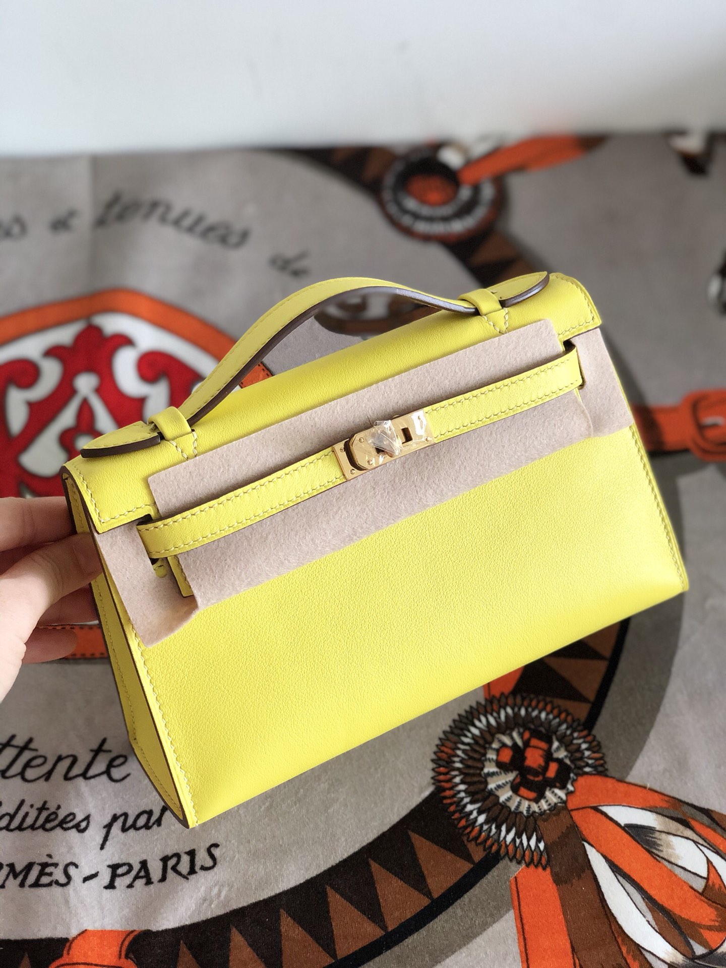 에르메스 미니 켈리백22 레몬 금장 스위프트